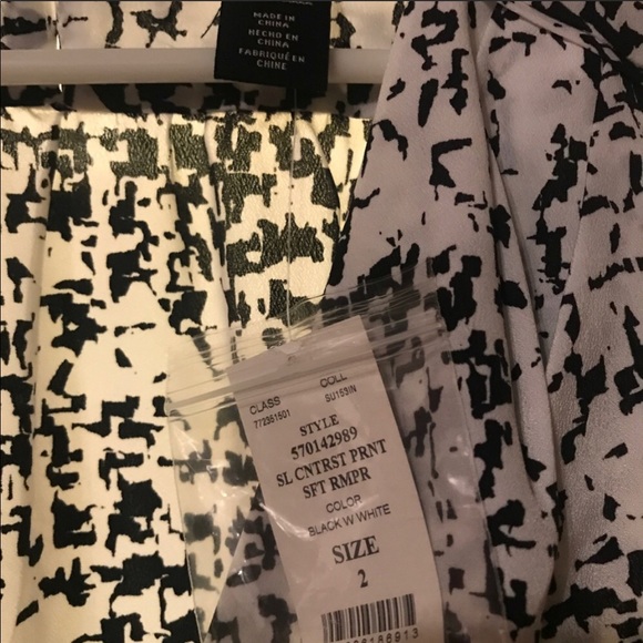 White House Black Market black& white romper sz 2 - Picture 3 of 4
